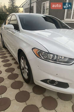 Седан Ford Fusion 2013 в 