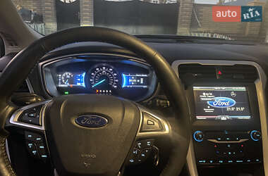 Седан Ford Fusion 2013 в 
