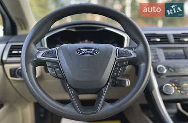 Седан Ford Fusion 2014 в Львові