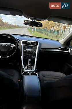 Седан Ford Fusion 2013 в 