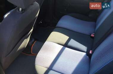 Хэтчбек Ford Fusion 2010 в 