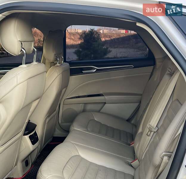 Седан Ford Fusion 2014 в Хмельницькому