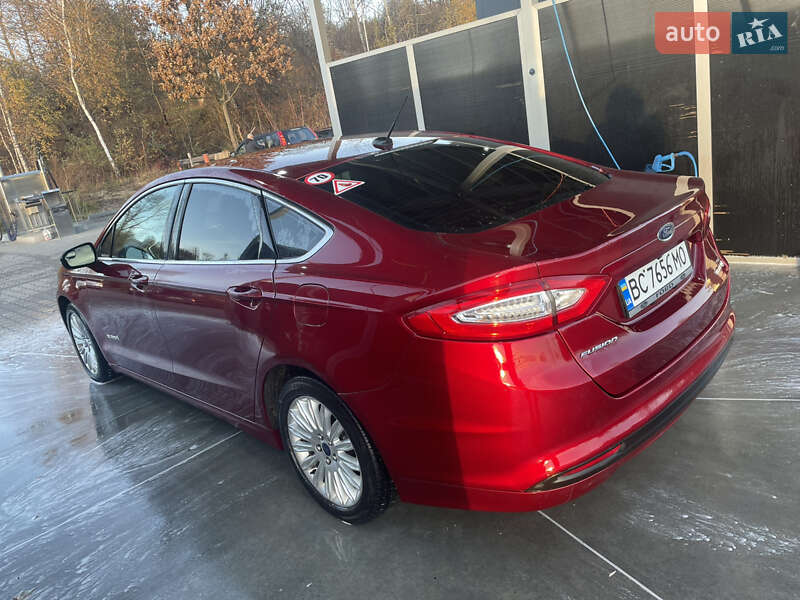 Седан Ford Fusion 2014 в Львове