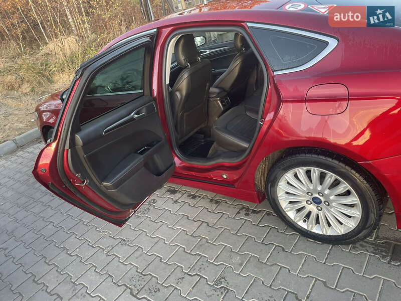 Седан Ford Fusion 2014 в Львове