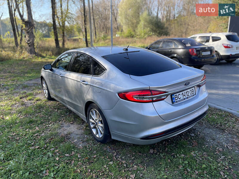 Седан Ford Fusion 2016 в Дрогобичі