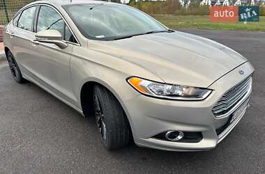Седан Ford Fusion 2015 в 