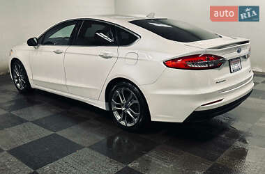Седан Ford Fusion 2020 в 