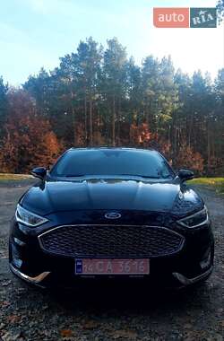 Седан Ford Fusion 2020 в 