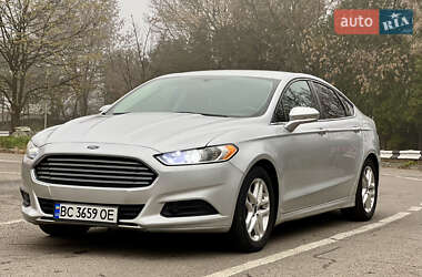 Седан Ford Fusion 2016 в Львове