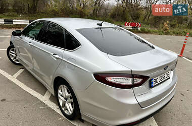 Седан Ford Fusion 2016 в Львове