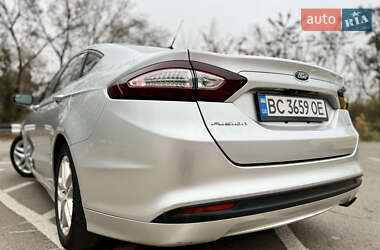 Седан Ford Fusion 2016 в Львове