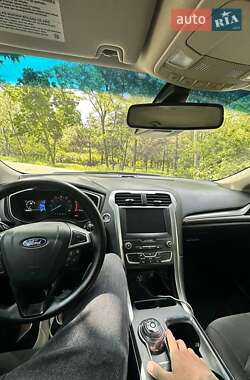 Седан Ford Fusion 2019 в Львове