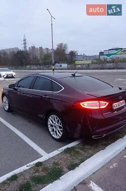 Седан Ford Fusion 2013 в 