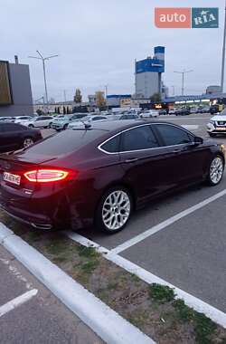 Седан Ford Fusion 2013 в 