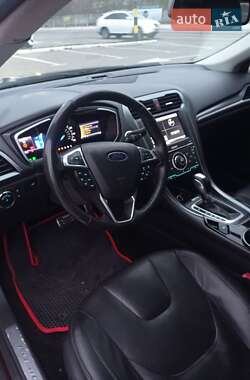 Седан Ford Fusion 2013 в 