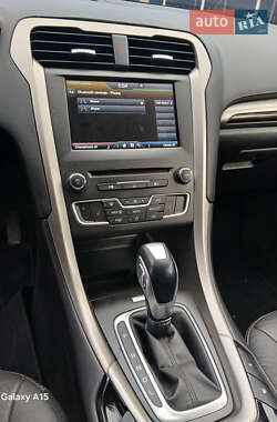 Седан Ford Fusion 2015 в Ромнах