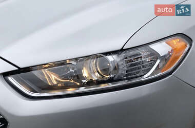 Седан Ford Fusion 2015 в Ромнах