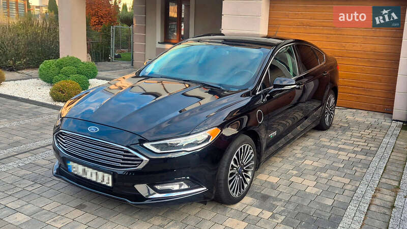 Седан Ford Fusion 2018 в Черновцах