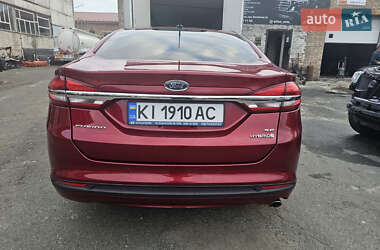 Седан Ford Fusion 2017 в 