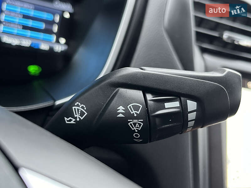 Седан Ford Fusion 2019 в Львові