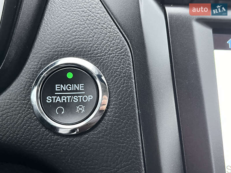 Седан Ford Fusion 2019 в Львові