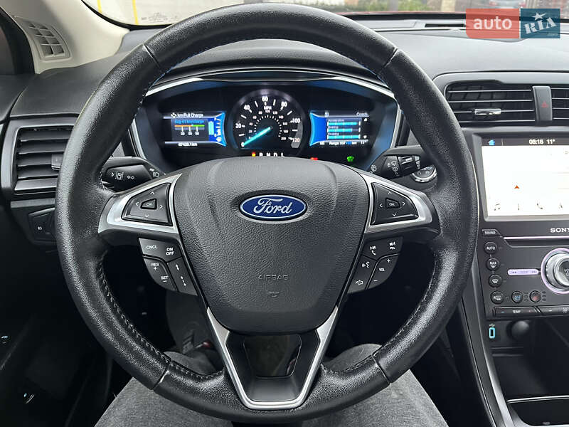 Седан Ford Fusion 2019 в Львові