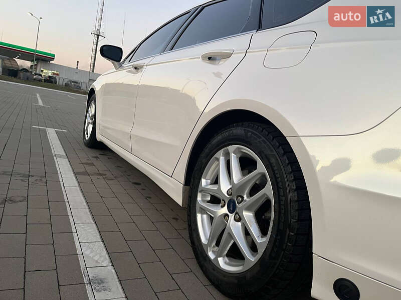 Седан Ford Fusion 2012 в Сумах