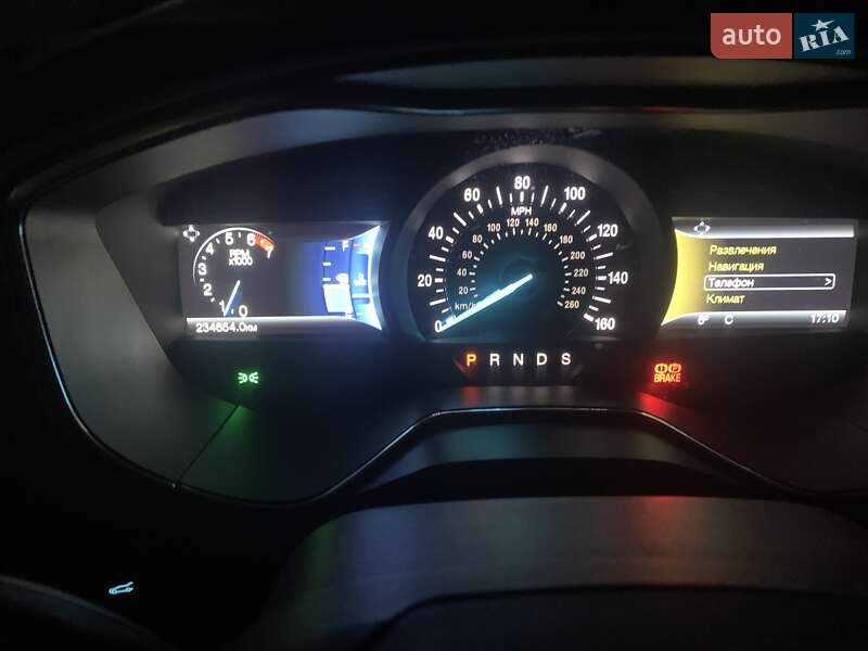 Седан Ford Fusion 2016 в 