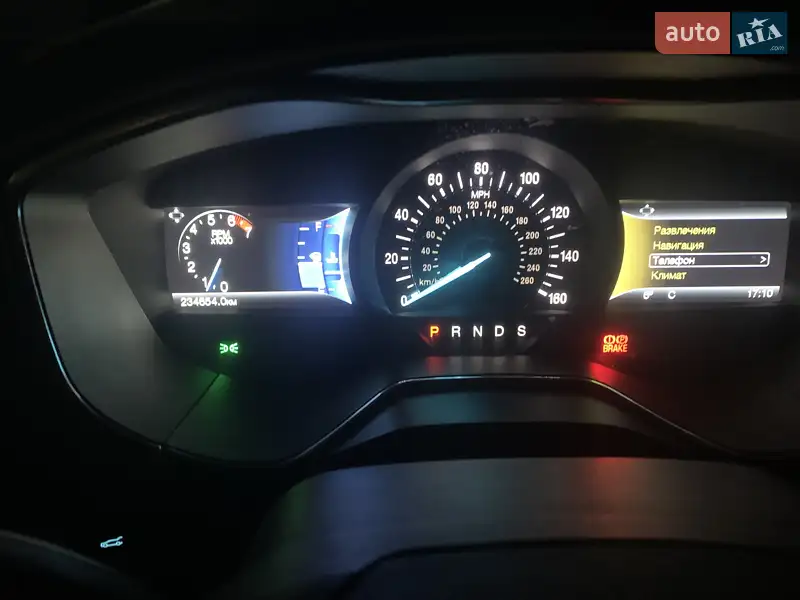 Седан Ford Fusion 2016 в 