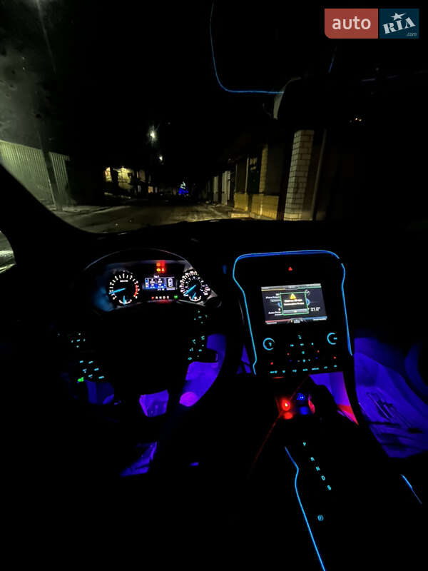 Седан Ford Fusion 2012 в Бучі