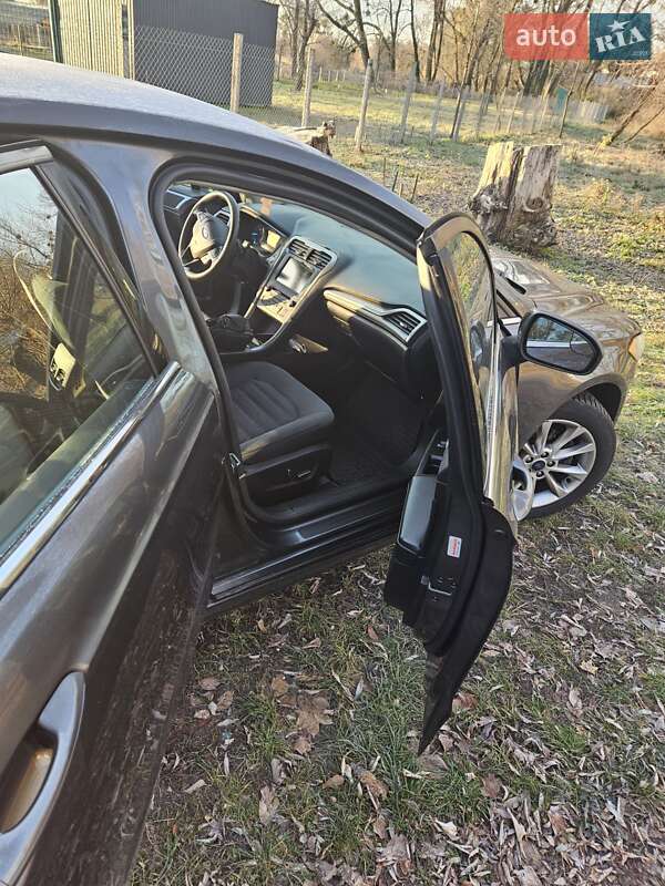 Седан Ford Fusion 2016 в Львові