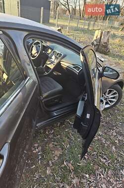 Седан Ford Fusion 2016 в 