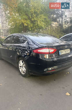 Седан Ford Fusion 2014 в 