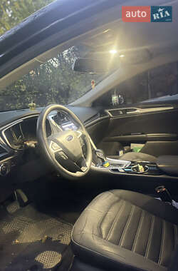 Седан Ford Fusion 2014 в 