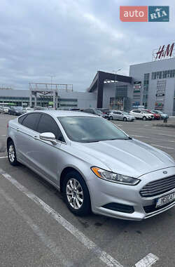Седан Ford Fusion 2015 в 
