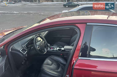 Седан Ford Fusion 2013 в 