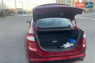 Седан Ford Fusion 2013 в 