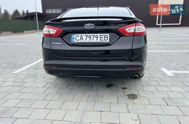 Седан Ford Fusion 2015 в 