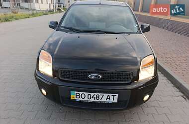 Хетчбек Ford Fusion 2010 в Городку