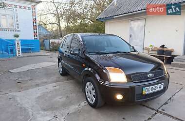 Хетчбек Ford Fusion 2010 в Городку