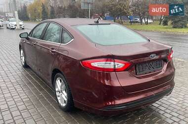 Седан Ford Fusion 2015 в 