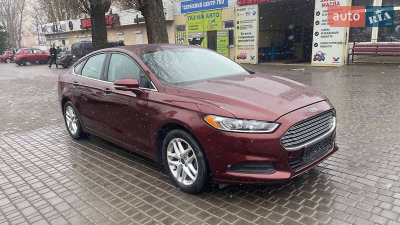 Седан Ford Fusion 2015 в 