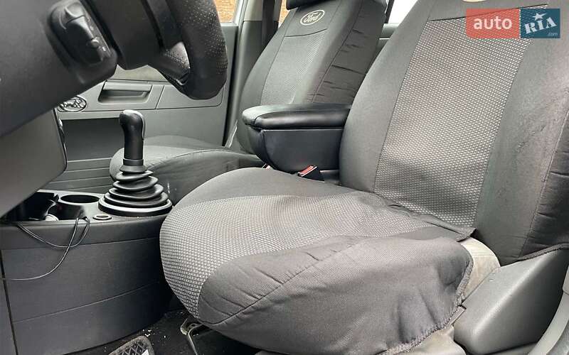 Хэтчбек Ford Fusion 2002 в Коломые