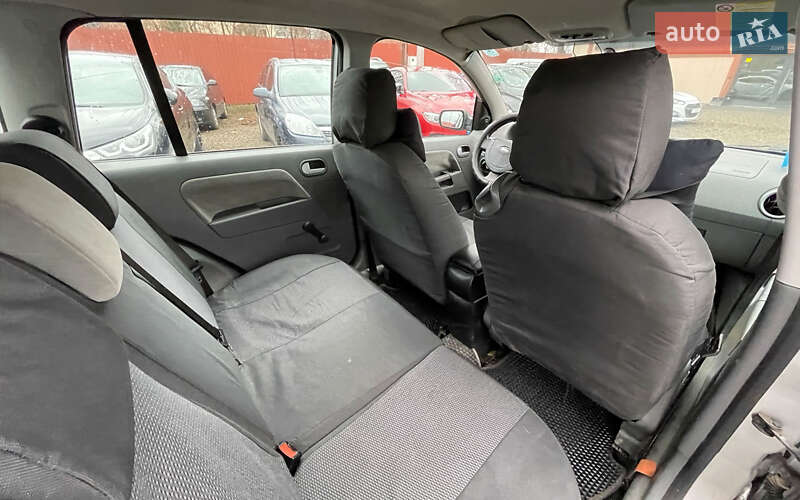 Хэтчбек Ford Fusion 2002 в Коломые