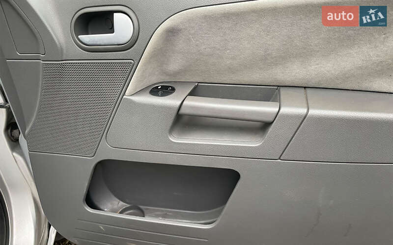 Хэтчбек Ford Fusion 2002 в Коломые