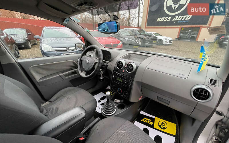 Хэтчбек Ford Fusion 2002 в Коломые