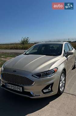Седан Ford Fusion 2018 в 