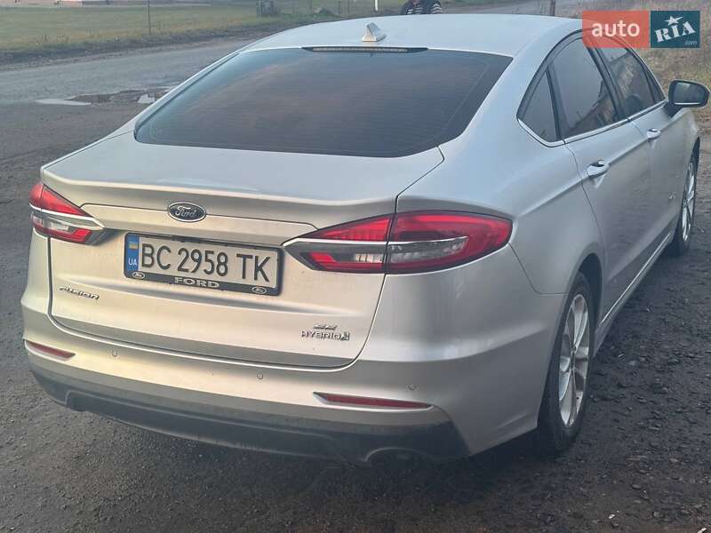 Седан Ford Fusion 2019 в Львове