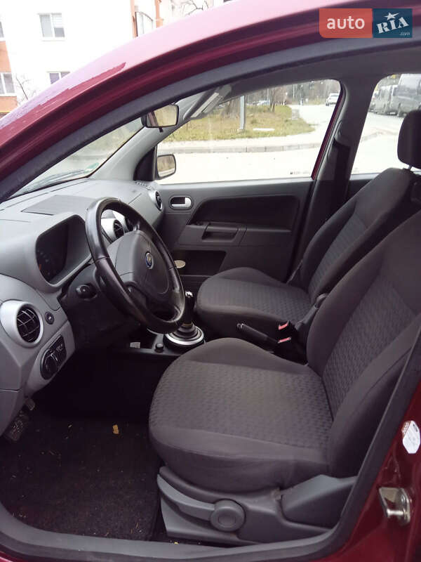 Хэтчбек Ford Fusion 2003 в Трускавце