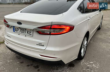 Седан Ford Fusion 2018 в 